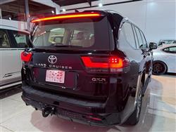 تۆیۆتا لاند کروزەر